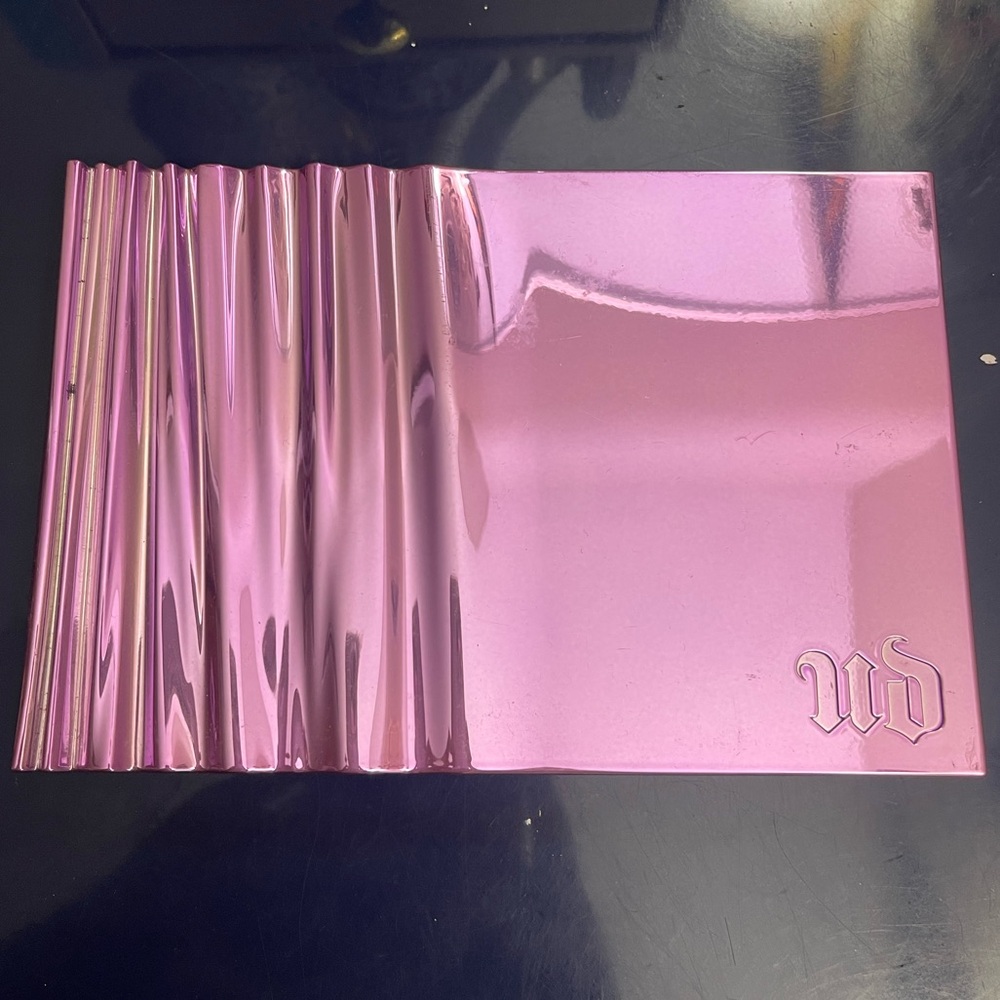 URBAN DECAY EYESHADOW PALLETE